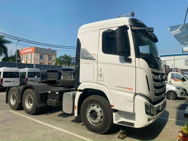 XE ĐẦU KÉO HYUNDAI XCIENT GT TẢI TRỌNG KÉO 40 TẤN